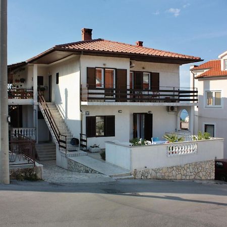Apartments And Rooms With Parking Space Vrbnik, Krk - 5301 Exteriér fotografie