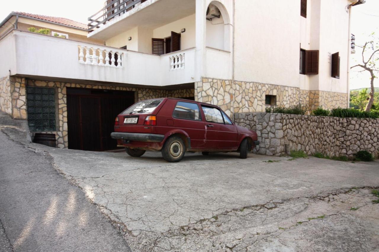 Apartments And Rooms With Parking Space Vrbnik, Krk - 5301 Exteriér fotografie